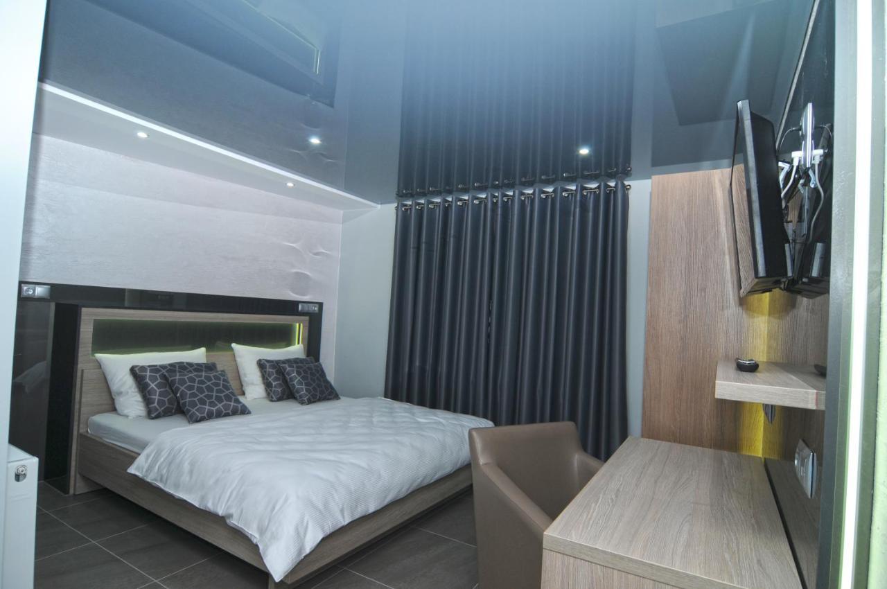 Nanis Hotel & Appartements Щайнхуде Екстериор снимка