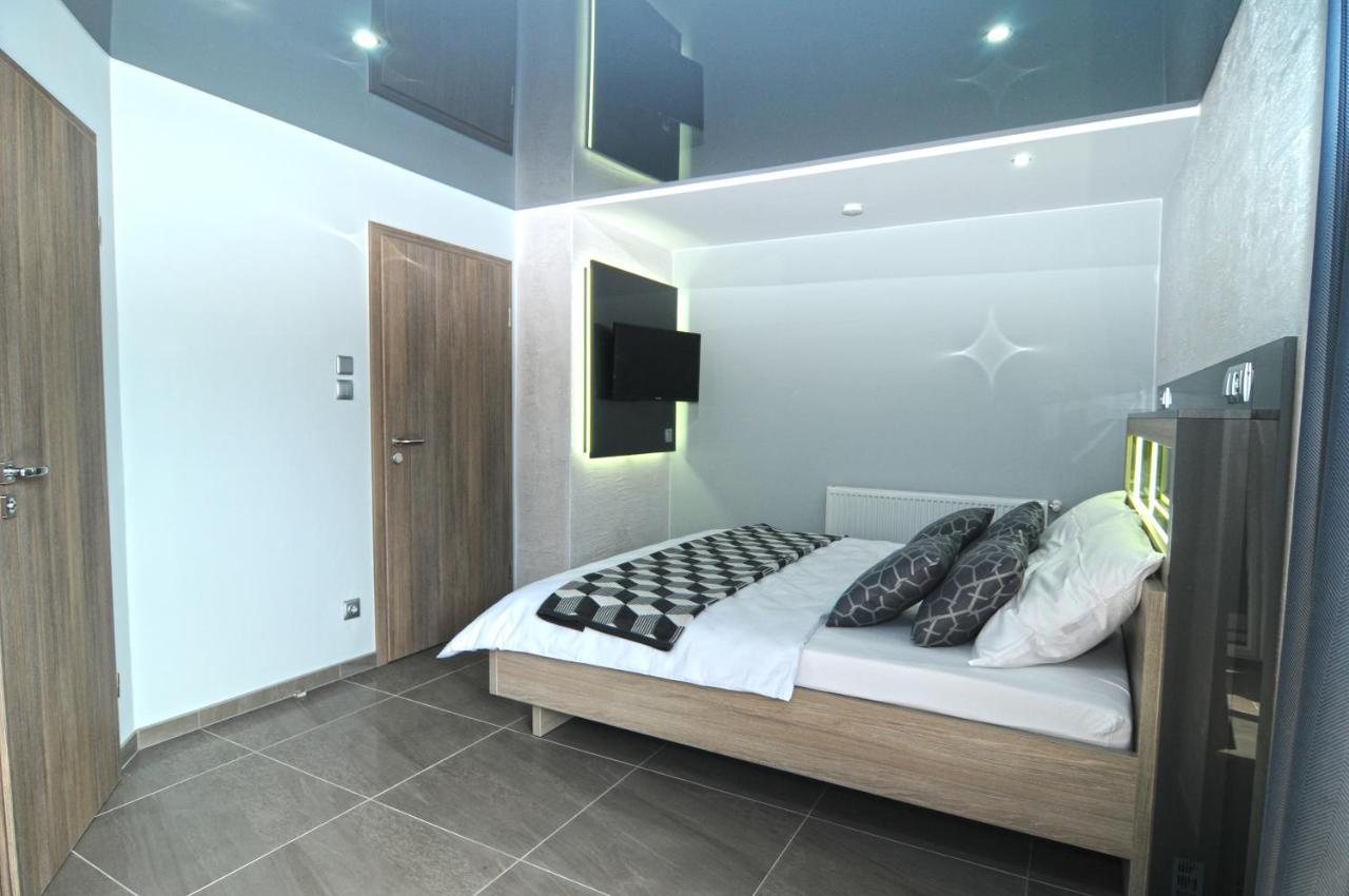 Nanis Hotel & Appartements Щайнхуде Екстериор снимка